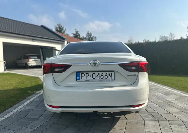 piła Toyota Avensis cena 65000 przebieg: 112189, rok produkcji 2017 z Piła